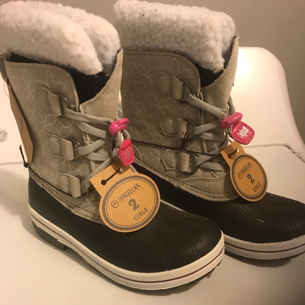 Girls Magellan duck boots NEW